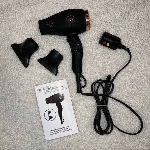 Ion Luxe Coconut Infused Ceramic Compact Dryer 1875 watts - Picture 2 of 4